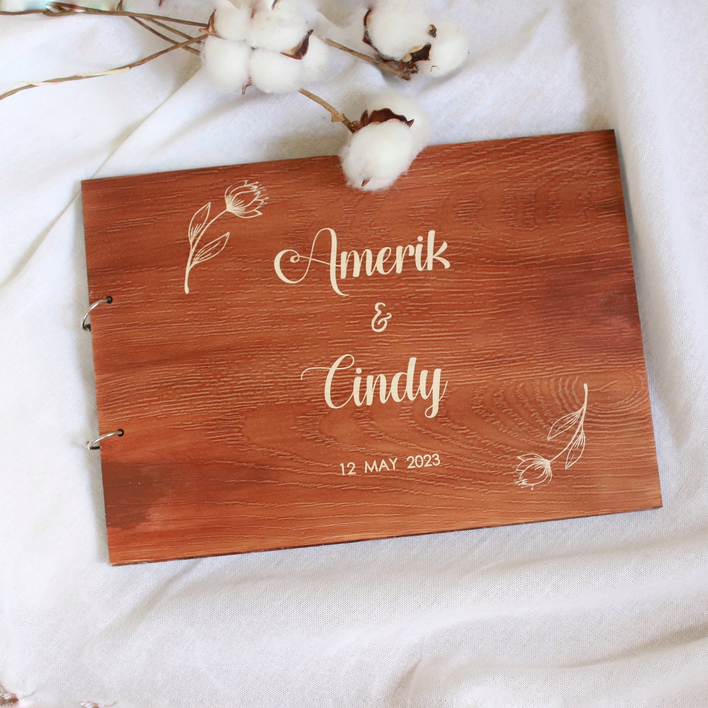 Botanical Wedding Guestbook in Wooden Style - A4